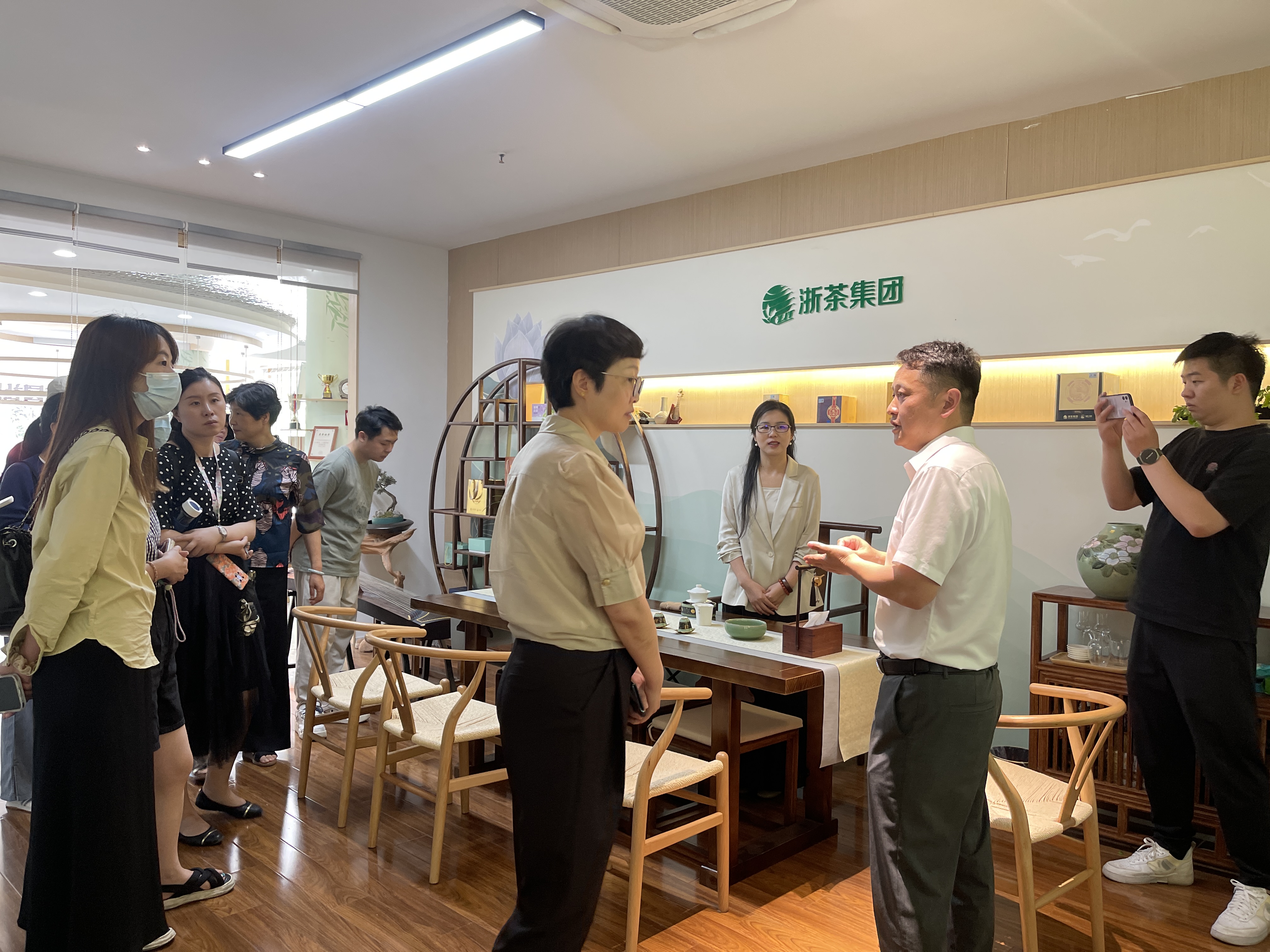 博鱼(中国)狮峰制茶品鉴中心助力茶文化进社区工作